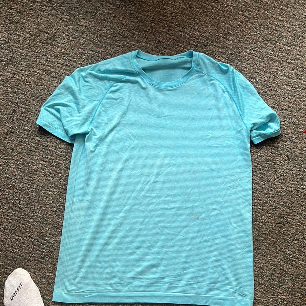 Mens Lululemon metal vent tech light blue  shirt size XL